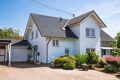 Das blaue Haus in Daufenbach, Deutschland