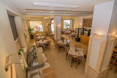 ห้องอาหาร, San Andrea Hotel in โกโซ