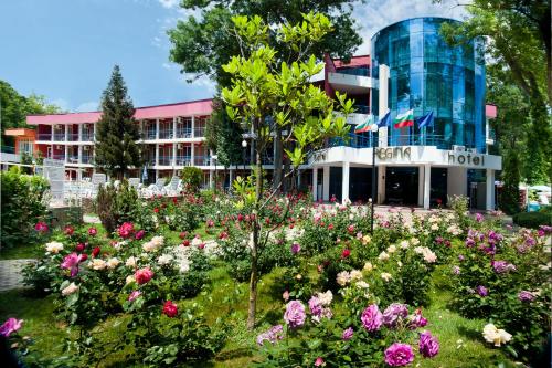 Regina Hotel - image 2