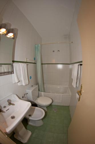Quadruple Room image 3