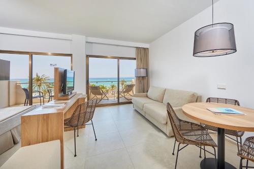 Hotel Playa Golf - image 3