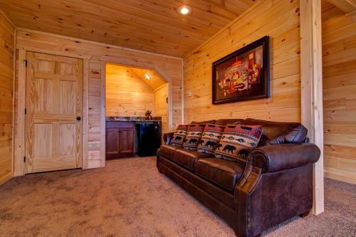 Critter Cove Home - image 5