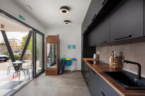 廚房, SUBTUB Hostel Makarska in 馬卡爾斯卡市中心