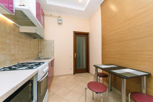 Apartment on Lva Tolstoho Street