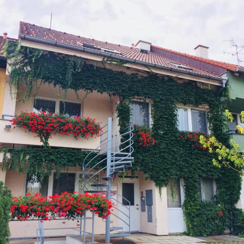 Exterior view, Pension Crhan in Mikulov