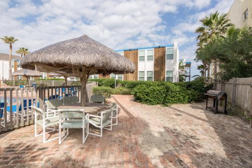 La Playa Condominium 209 - image 3
