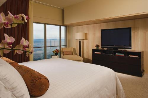 Four Seasons Hotel Seattle - image 5