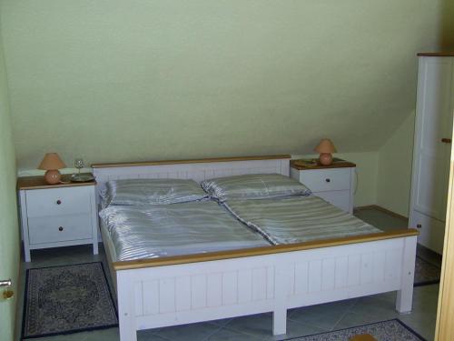 2 bedrooms, 5 beds