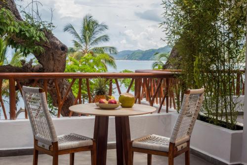 158571195 Ysuri Sayulita - Beachfront Hotel