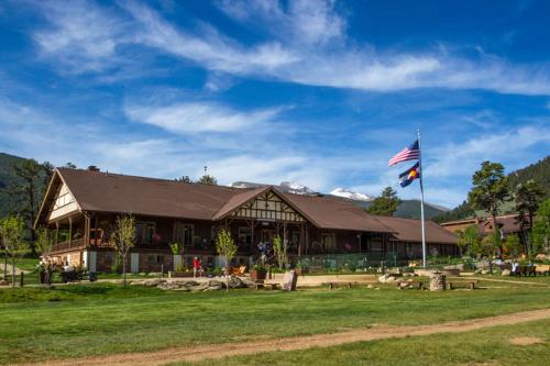 YMCA of the Rockies - Accommodation - Estes Park