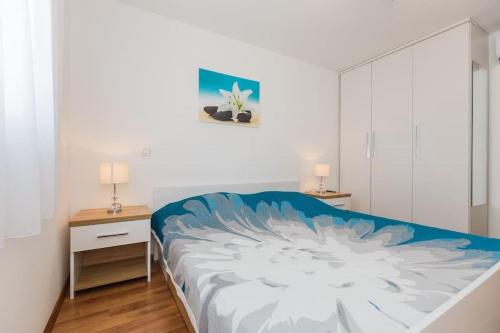 Seaside luxury villa with a swimming pool Supetar Brac - 12371 - image 6