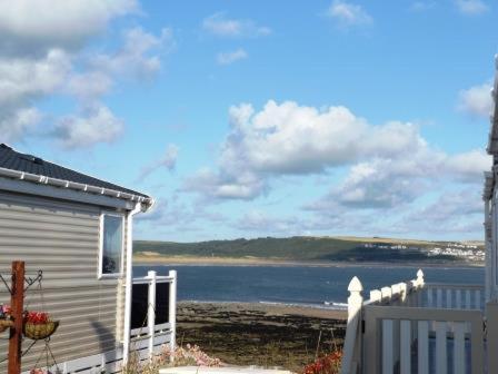 Caravan by the sea Trecco Bay 5