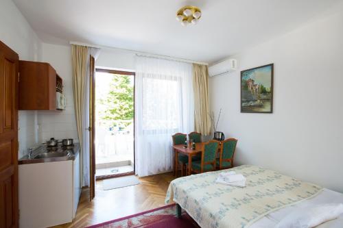 Helios Apartman Hotel - image 13