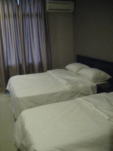 2 double beds