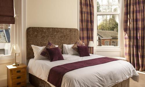 Dryburgh Arms Pub with Rooms in Newtown St Boswells