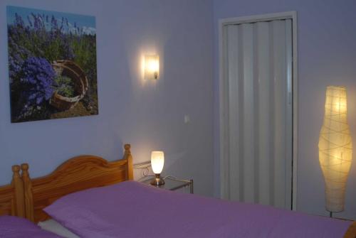 Ferienwohnung Nachbars Garten in 格呂嫩代