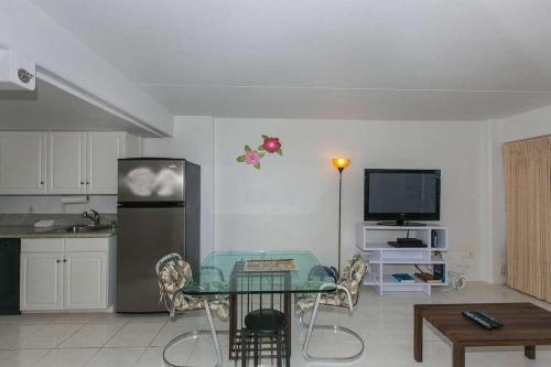 Ilikai Tower 722 - image 5