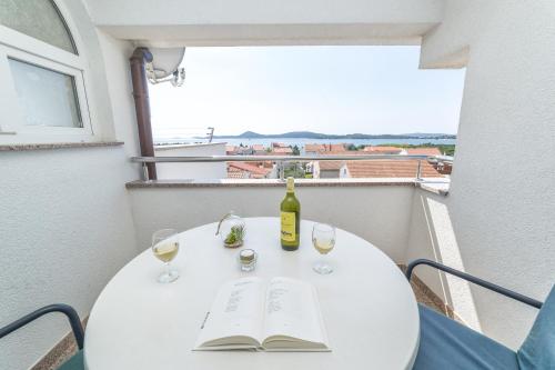 Penthouse Apartment with Three Bedrooms, Balconies and Sea View (6 Adults) image 8