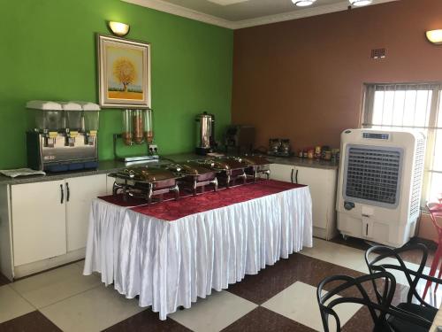 Restaurant, Northern Rock Hotel in Mpika