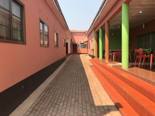 Vista exterior, Northern Rock Hotel in Mpika