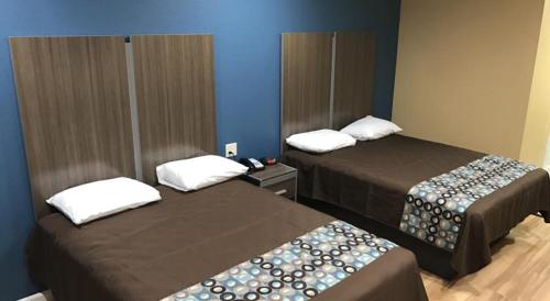 Deluxe Inn & Suites - Baytown in Baytown, USA