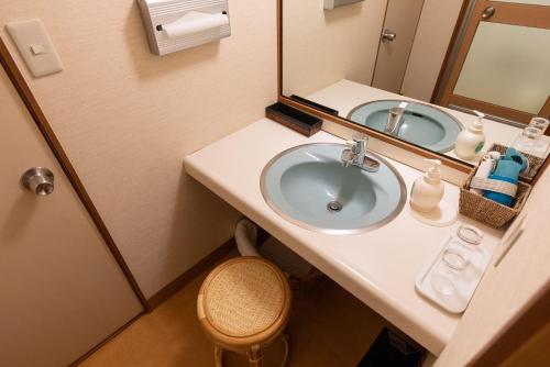 Sansuikan Kinryu The 2-star Sansuikan Kinryu offers comfort and convenience whether youre on business or holiday in Hamamatsu. The property offers guests a range of services and amenities designed to provide comfort 