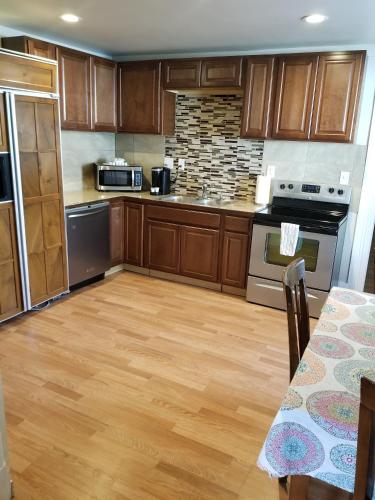 514 w 23rd st Room Type - One-Bedroom House