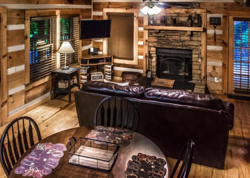 Hatfield Hideaway in Pigeon Forge, USA