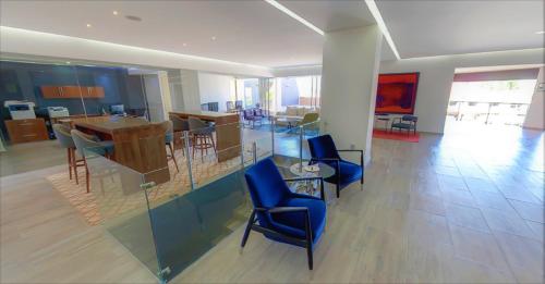 努埃瓦埃斯坦西亞酒店 (NEhotel Nueva Estancia) in 市中心