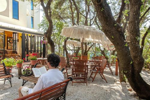 Сад, Hotel Villa Lo Scoglietto in Сан - Вінченцо