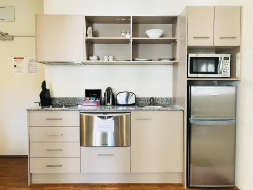 Quest On Lambton Serviced Apartments - Accommodation - Wellington