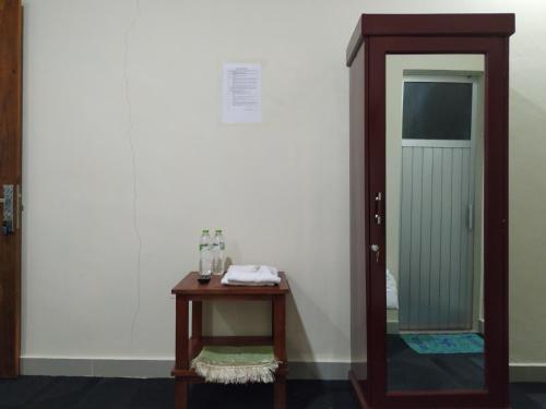 Penginapan Intan Bandara Penginapan Intan Bandara is conveniently located in the popular Sawah Lunto area. The property features a wide range of facilities to make your stay a pleasant experience. Free Wi-Fi in all rooms, 24-