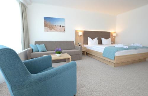 1 queen bed, 1 sofa bed