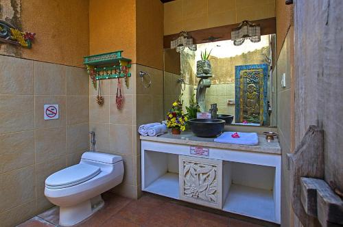 Four-Bedroom Villa with Private Pool image 10