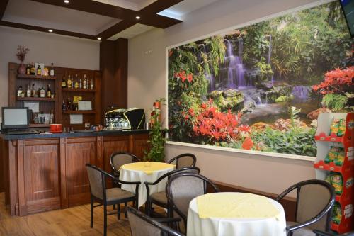 Comfort Hotel - image 5