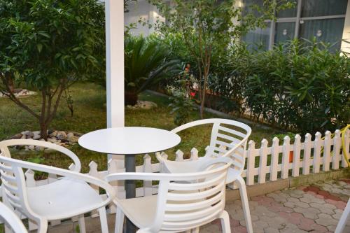 Comfort Hotel - image 11