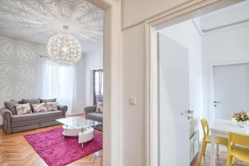  Antonio deluxe apartment, Pension in Pula