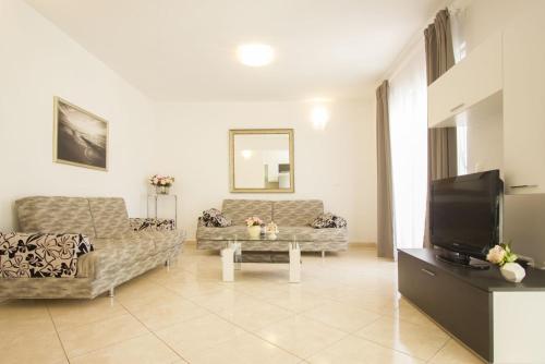 Apartments Paradise - image 11