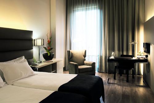 Gran Hotel Havana 4* Sup Silken Gran Hotel Havana is perfectly located for both business and leisure guests in Barcelona. Offering a variety of facilities and services, the property provides all you need for a good nights sl