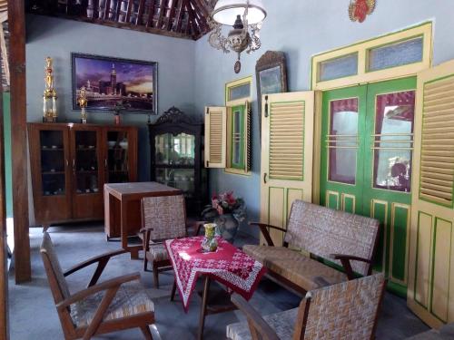 Pendopo Kayuwanan Homestay Syariah