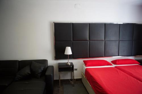Studio Apartment image 5