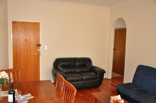 . Accommodation Sydney Kogarah 2 bedroom apartment with balcony