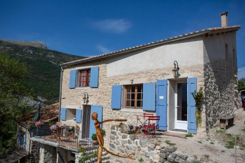 숙소 외관, Gaïa, maison d'hôtes Verdon, vue féerique (Gaia, maison d'hotes Verdon, vue feerique) in 주앙-레-팽 시티 센터