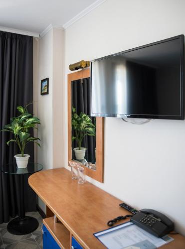 Victoria Hotel Nessebar - image 2