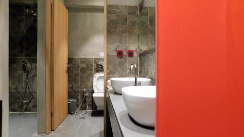 101 Adrianou Apartments - image 14