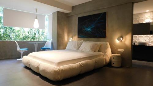 101 Adrianou Apartments, Ateny