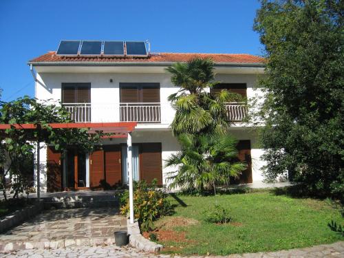  Apartments Cerovic, Ferienwohnung in Malinska