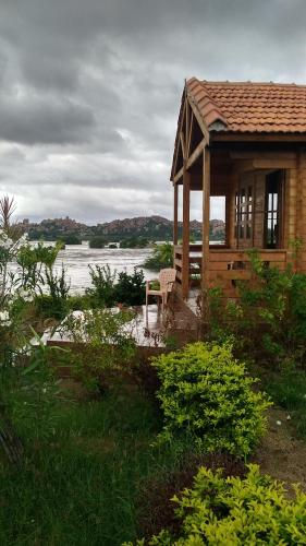 Leo wodden Resort