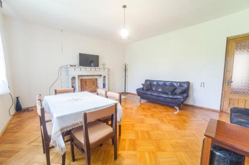 Létesítmények, Eco House Sabero in Akhmeta