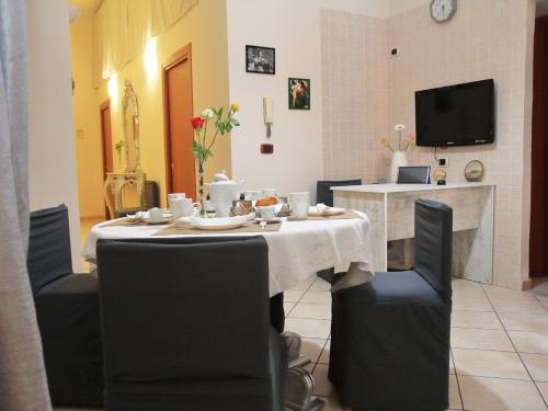 B&B Mitilini Central Station – Naples, CO